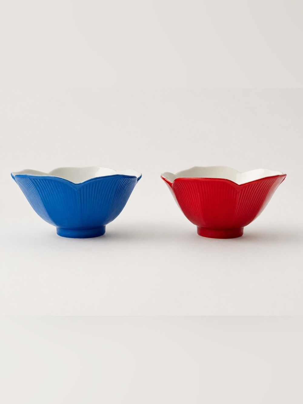 Flower-Edge Ceramic Bowls in Blue, and Red, Vintage Japanese Porcelain Pair